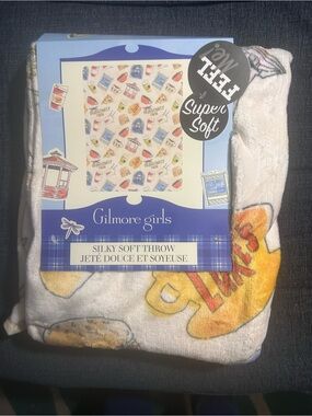 Gilmore Girls 46in x 60in Throw Blanket - White & Yellow Silky Soft